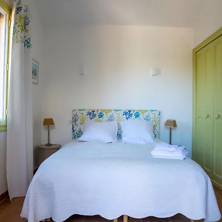In La Croix-valmer With Sea Views & Pool, Cleaning Included בית נופש *