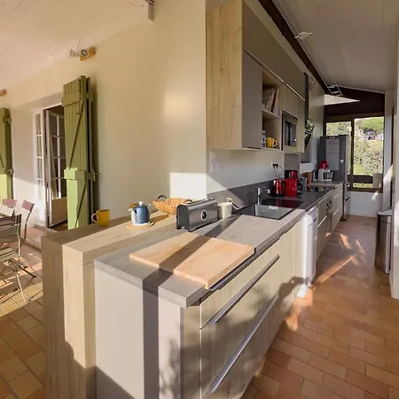 In La Croix-valmer With Sea Views & Pool, Cleaning Included קבלייר-סור-מר