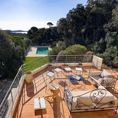 In La Croix-valmer With Sea Views & Pool, Cleaning Included בית נופש *