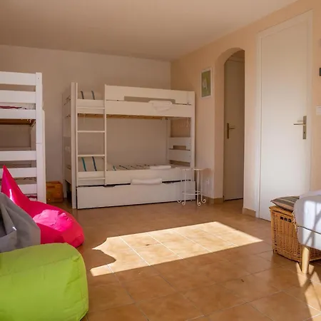 In La Croix-valmer With Sea Views & Pool, Cleaning Included קבלייר-סור-מר